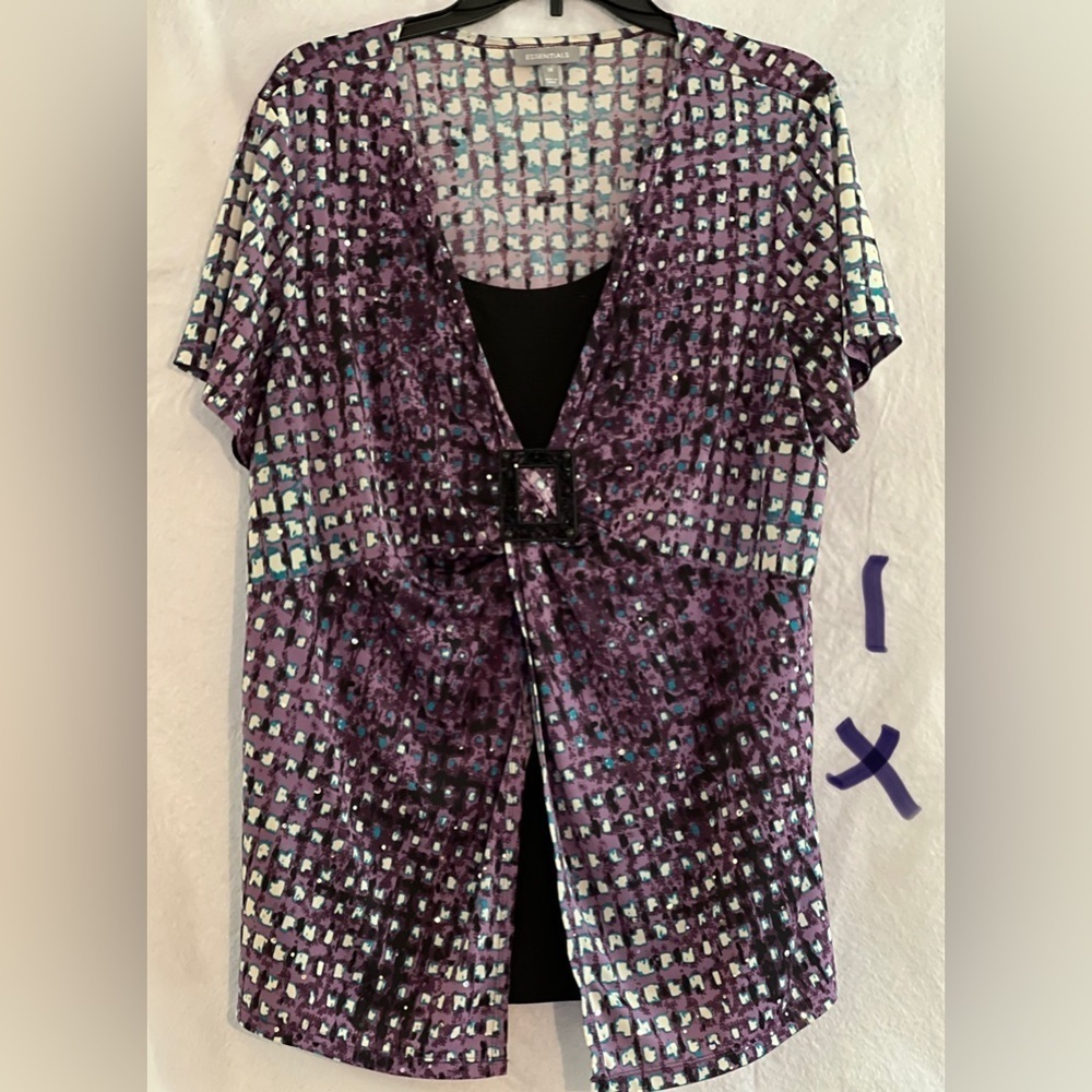 LADIES PURPLE, WHITE & BLACK TOP